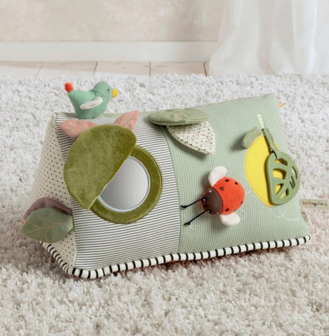 Colourful Activity Triangle by Muma&Pupas