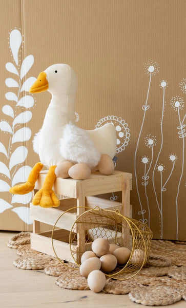 Nana Huchy - Snowy the Sweetest Goose