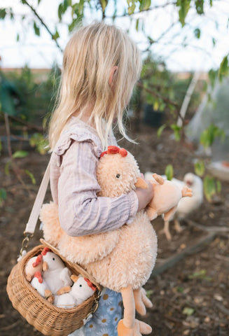 Harriet the Hen - Nana Huchy