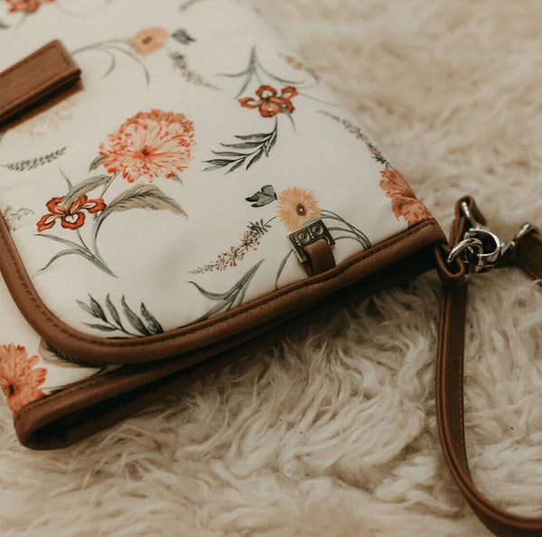 Oioi Travel Change Mat/Clutch